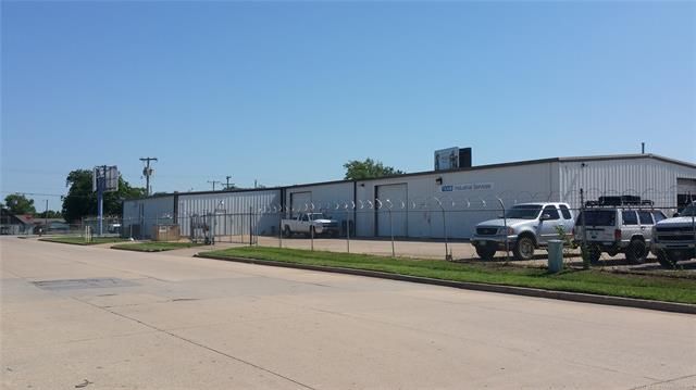 12204 E Admiral Pl, Tulsa, OK 74116